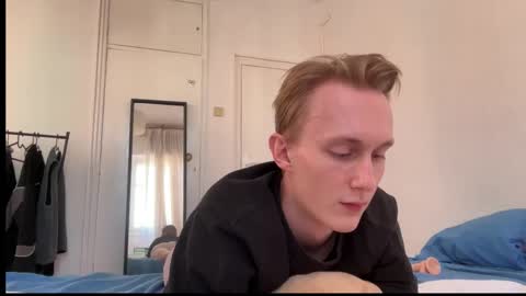 Snapshot of oliver_and_thomas chatting on 18, 10, 2025 Oliver and Thomas online show from 18, 10, 2025