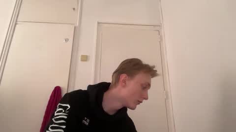 Snapshot of oliver_and_thomas chatting on 8, 11, 2025 Oliver and Thomas online show from 8, 11, 2025