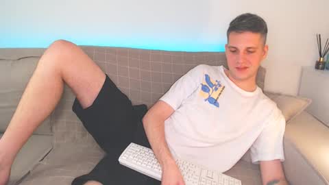 Oliver online show from 16, 1, 2025