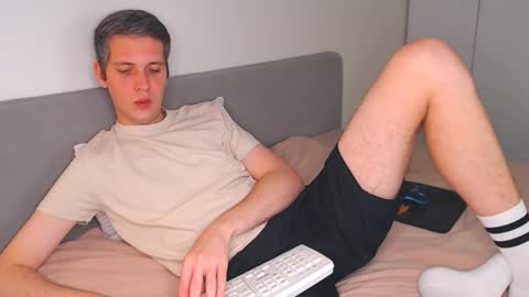 Oliver online show from 5, 10, 2025