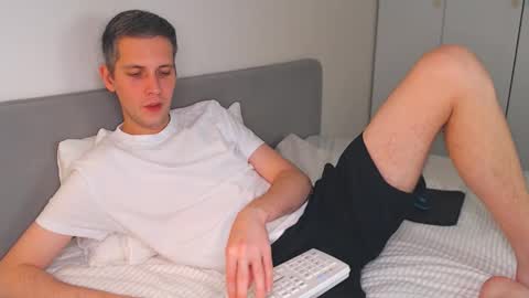 Oliver online show from 2, 11, 2025