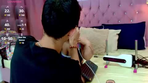 Snapshot of oliver_king_sex chatting on 6, 12, 2024 Oliver Smith online show from 6, 12, 2024