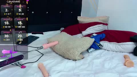 Snapshot of oliver_king_sex chatting on 28, 12, 2024 Oliver Smith online show from 28, 12, 2024