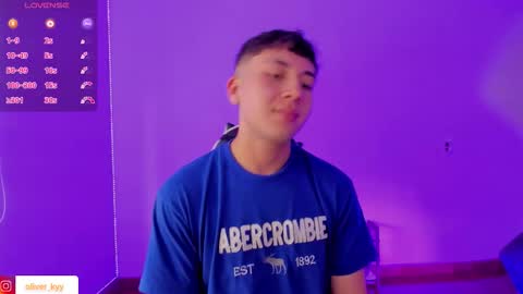 Snapshot of oliver_kyy chatting on 19, 12, 2025 oliveeer online show from 19, 12, 2025