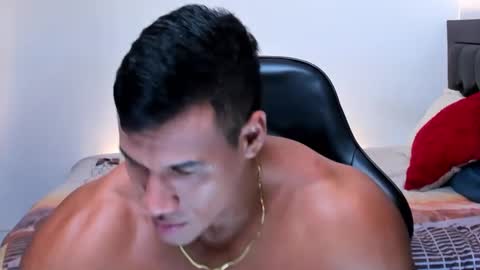 Snapshot of oliver_tommy chatting on 17, 9, 2025 oliver_tommy online show from 17, 9, 2025