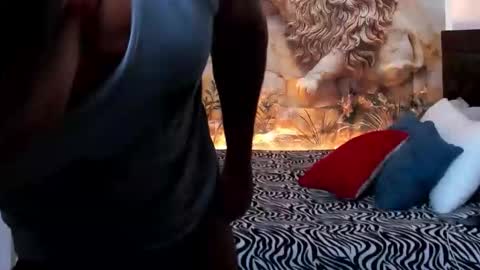 Snapshot of oliver_tommy chatting on 28, 9, 2025 oliver_tommy online show from 28, 9, 2025