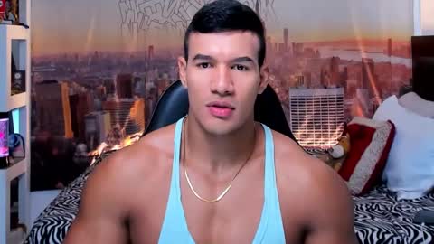 Snapshot of oliver_tommy chatting on 8, 10, 2025 oliver_tommy online show from 8, 10, 2025