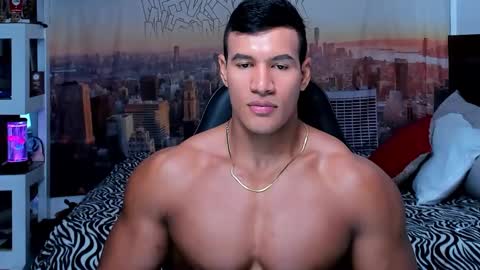 Snapshot of oliver_tommy chatting on 12, 10, 2025 oliver_tommy online show from 12, 10, 2025