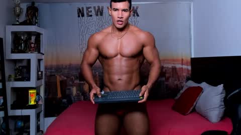 Snapshot of oliver_tommy chatting on 13, 10, 2025 oliver_tommy online show from 13, 10, 2025