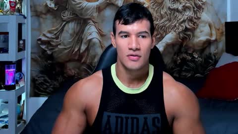 Snapshot of oliver_tommy chatting on 24, 10, 2025 oliver_tommy online show from 24, 10, 2025