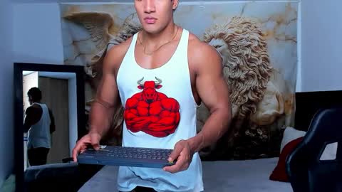 Snapshot of oliver_tommy chatting on 18, 11, 2025 oliver_tommy online show from 18, 11, 2025