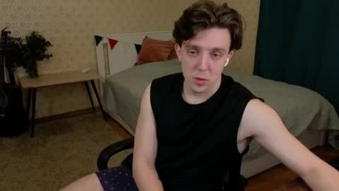 Snapshot of oliver_travis chatting on 14, 12, 2025 Oliver Evans online show from 14, 12, 2025