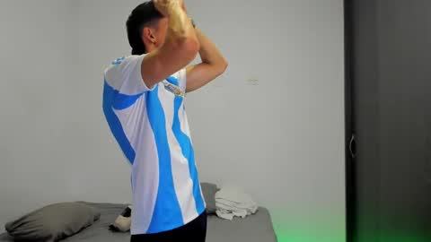 Oliver bennet online show from 25, 2, 2025