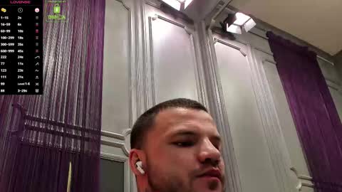 Snapshot of oliversport chatting on 21, 11, 2025 OliverSport online show from 21, 11, 2025