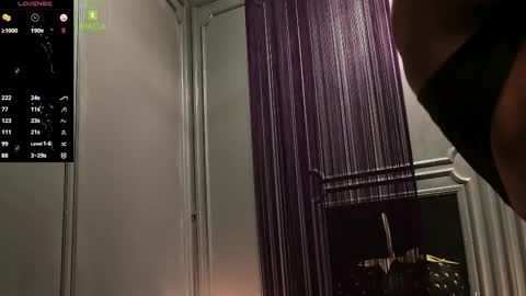 Snapshot of oliversport chatting on 23, 11, 2025 OliverSport online show from 23, 11, 2025