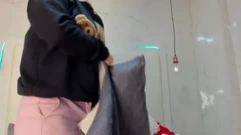  olivia  online show from 5, 10, 2025