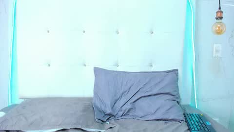  olivia  online show from 26, 11, 2025