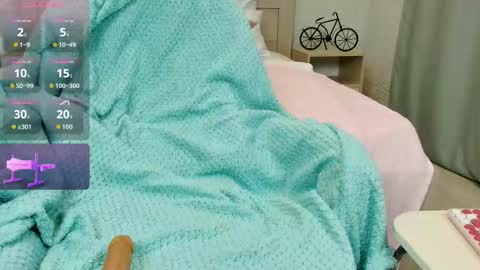 Olivia Hi guys Follow me  online show from 6, 10, 2025