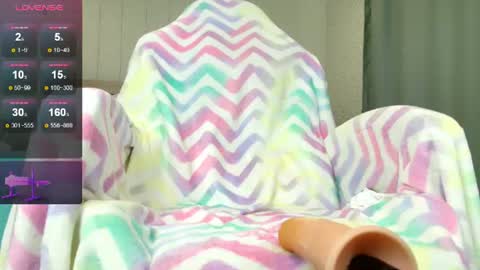 Snapshot of olivia_k_ chatting on 14, 7, 2026 Olivia Hi guys Follow me online show from 14, 7, 2026