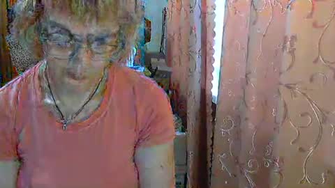 Snapshot of olivia_mia25 chatting on 19, 5, 2026 Olivia Mia online show from 19, 5, 2026