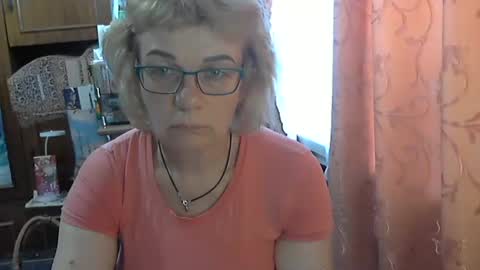 Snapshot of olivia_mia25 chatting on 6, 6, 2026 Olivia Mia online show from 6, 6, 2026
