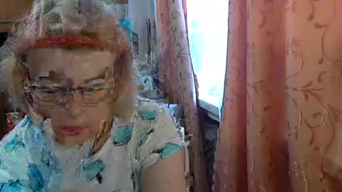 Snapshot of olivia_mia25 chatting on 10, 6, 2026 Olivia Mia online show from 10, 6, 2026