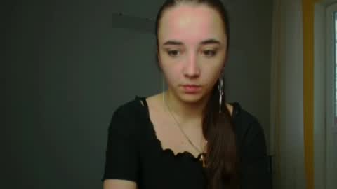 Snapshot of olivia_oliv chatting on 12, 12, 2024 Olivia online show from 12, 12, 2024