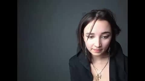 Snapshot of olivia_oliv chatting on 4, 3, 2025 Olivia online show from 4, 3, 2025