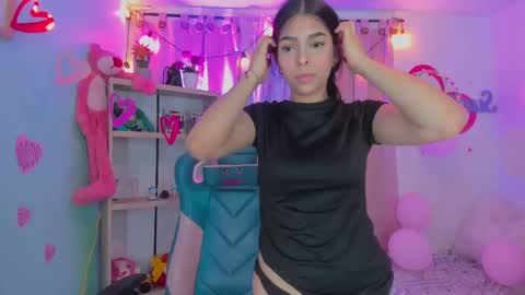 Snapshot of olivia_pretty_ chatting on 22, 2, 2025 olivia_pretty_ online show from 22, 2, 2025