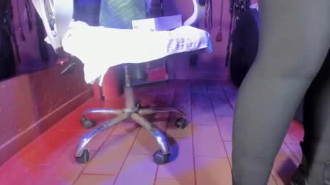   online show from 22, 2, 2025