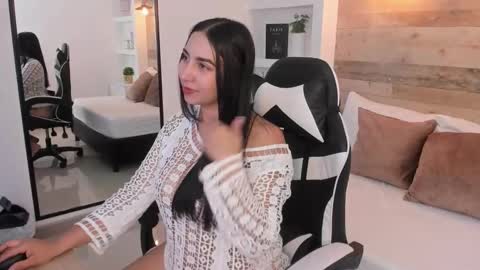 olivia_willoow online show from 8, 11, 2025