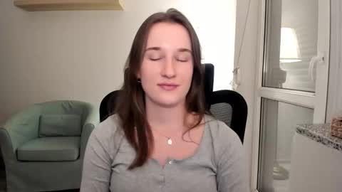 Oliwiaa2004 online show from 1, 12, 2024