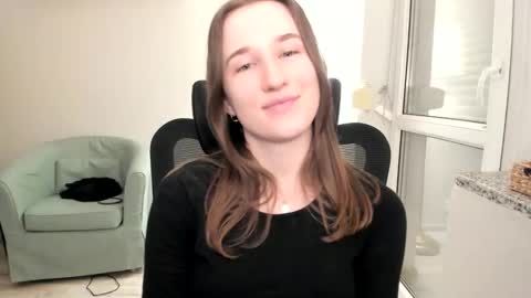 Oliwiaa2004 online show from 3, 12, 2024