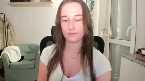 Oliwiaa2004 online show from 14, 12, 2025