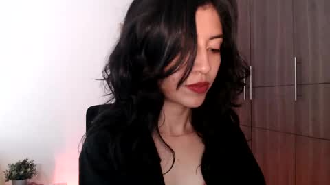 oliviaaa__ online show from 3, 1, 2025
