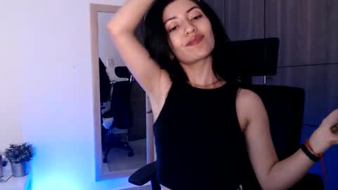 oliviaaa__ online show from 18, 1, 2025
