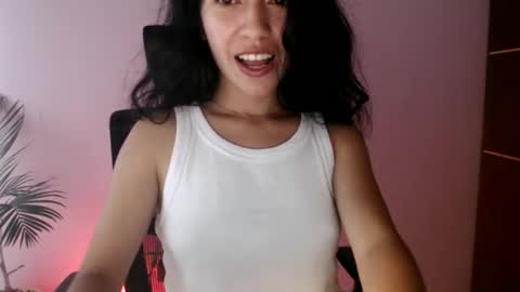 oliviaaa__ online show from 25, 5, 2026