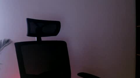 oliviaaa__ online show from 17, 7, 2026