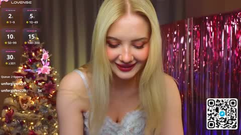 Snapshot of oliviabr0wn chatting on 8, 1, 2025 Olivia online show from 8, 1, 2025