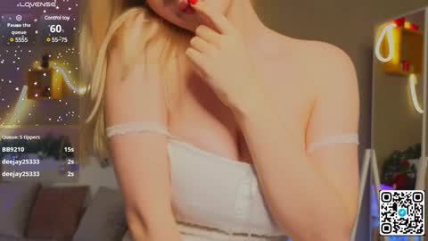 Snapshot of oliviabr0wn chatting on 11, 1, 2025 Olivia online show from 11, 1, 2025