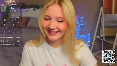 Snapshot of oliviabr0wn chatting on 23, 1, 2025 Olivia online show from 23, 1, 2025