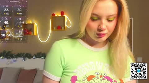 Snapshot of oliviabr0wn chatting on 2, 2, 2025 Olivia online show from 2, 2, 2025