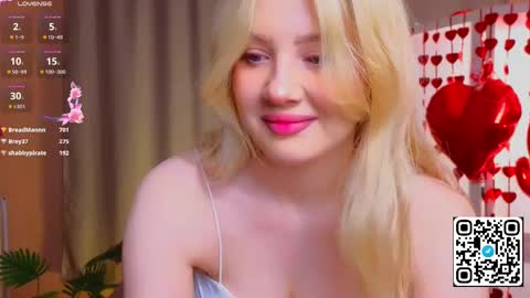 Snapshot of oliviabr0wn chatting on 12, 2, 2025 Olivia online show from 12, 2, 2025