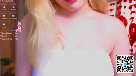 Snapshot of oliviabr0wn chatting on 12, 2, 2025 Olivia online show from 12, 2, 2025