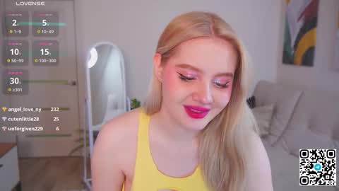 Snapshot of oliviabr0wn chatting on 20, 9, 2025 Olivia online show from 20, 9, 2025