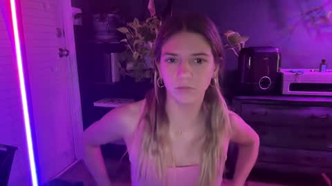 Snapshot of oliviahansleyy chatting on 7, 1, 2025 Olivia online show from 7, 1, 2025
