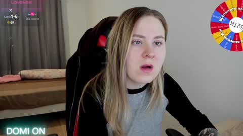 Snapshot of oliviamunk chatting on 30, 1, 2025 . online show from 30, 1, 2025