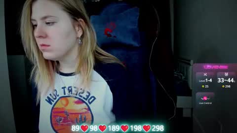 Snapshot of oliviamunk chatting on 1, 10, 2025 . online show from 1, 10, 2025