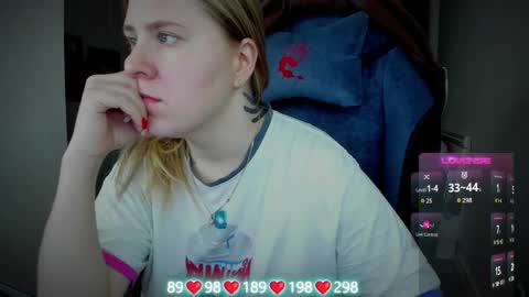 Snapshot of oliviamunk chatting on 6, 11, 2025 . online show from 6, 11, 2025