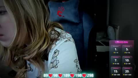 Snapshot of oliviamunk chatting on 28, 11, 2025 . online show from 28, 11, 2025